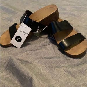 Universal Thread Goods Sandals